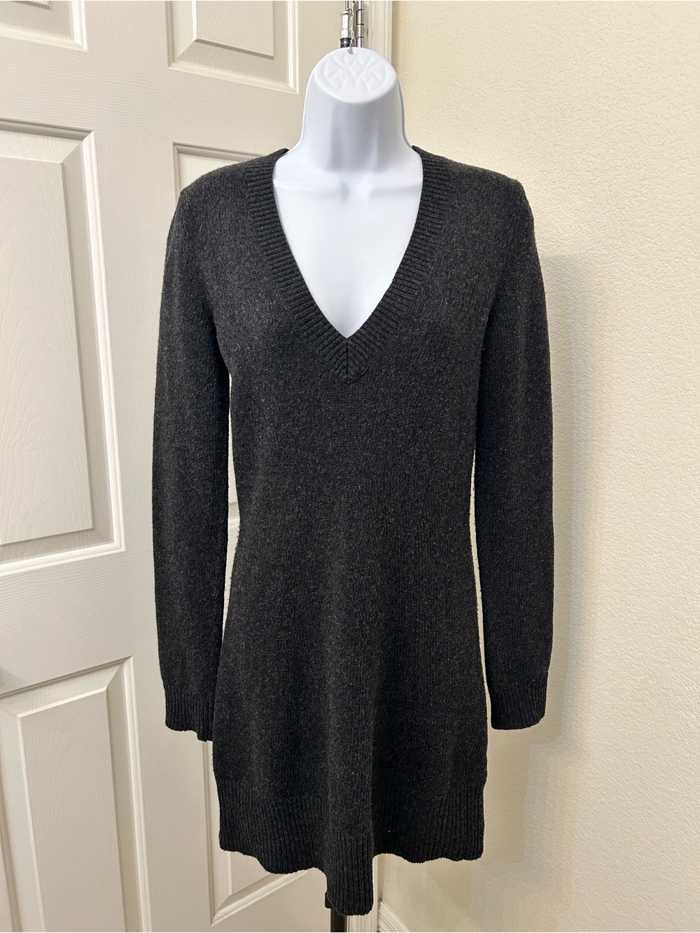 Theory Charcoal V-Neck Long 100% Wool Sleeve Sweater Dress